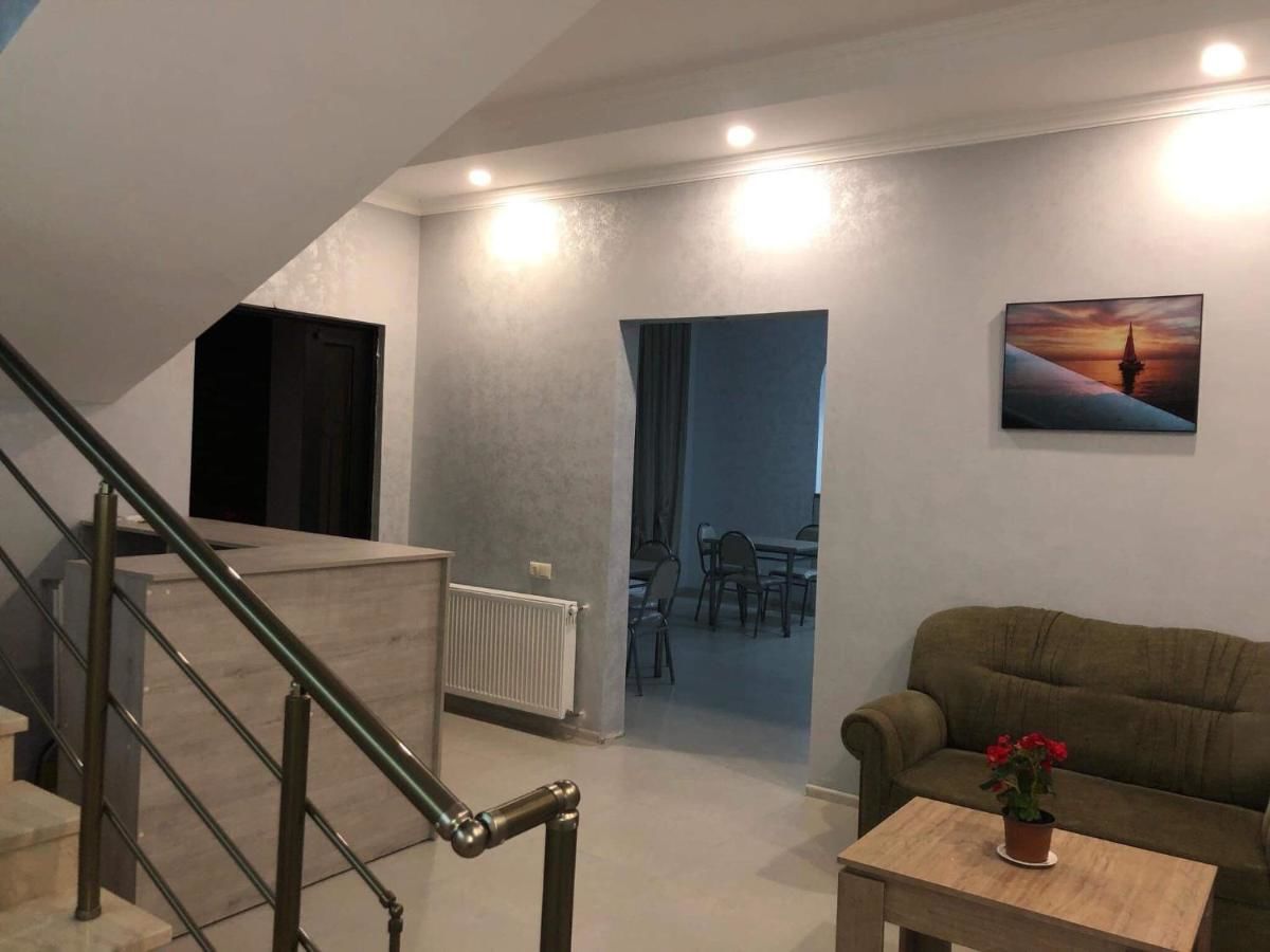 Гостевой дом G & A Guesthouse Батуми-8