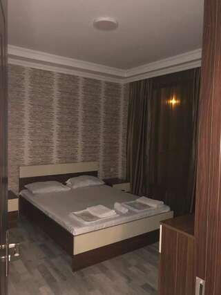 Гостевой дом G & A Guesthouse Батуми Люкс с балконом-2