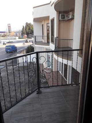 Гостевой дом G & A Guesthouse Батуми Люкс с балконом-6