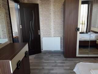 Гостевой дом G & A Guesthouse Батуми Люкс с балконом-7