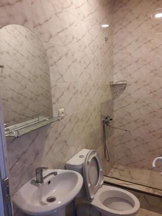 Гостевой дом G & A Guesthouse Батуми Большой двухместный номер с 1 кроватью-7