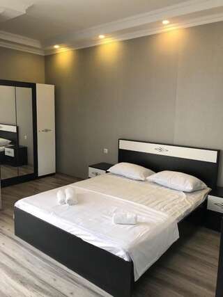 Гостевой дом G & A Guesthouse Батуми Большой двухместный номер с 1 кроватью-10